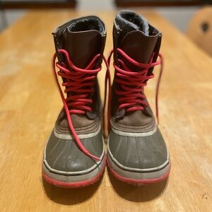 Sorel insulated snowboots